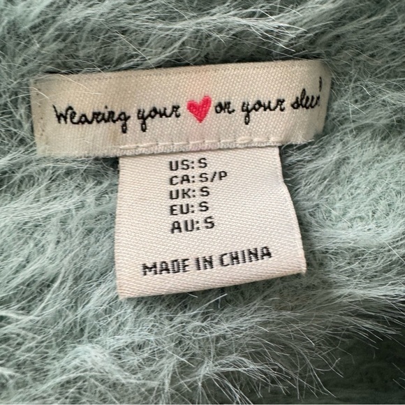 Wearing Your Heart on Your Sleeve Blue Crewneck Fuzzy Knit Cropped Sweater Small - Picture 13 of 14